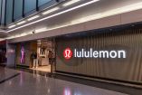 Crisis en Lululemon 2026: Acciones caen 60% por "Dupes", PFAS y Guerra Interna