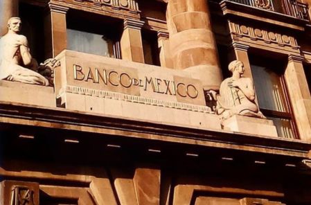 Gabriel Casillas, Economista en Jefe para América Latina en Barclays, nos habla sobre que Banxico dio un recorte a la baja a su pronóstico de crecimiento para México que pasó de 1.6 por ciento a 1.1 por ciento para 2026.
#banxico #méxico
COMENTA ESTE VIDEO Y COMPARTELO CON TUS AMIGOS
Para más información entra: http://www.youtube.com/ImagenRadioLive
No olvides dejarnos tus comentarios y visitarnos en
Facebook: https://www.facebook.com/ImagenRadio
X: https://twitter.com/Imagen_Mx
Sitio: http://pro.imagenradio.com.mx
Suscríbete a nuestro canal: https://www.youtube.com/channel/UCB0BUmdBOrH9mYU2ebs1eWA
#ImagenRadioEnVivo #NoticiasEnVivo