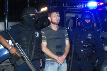 De acuerdo con informes de inteligencia militar, Isaí forma parte de una célula familiar incrustada en el núcleo del Cártel del Pacífico.