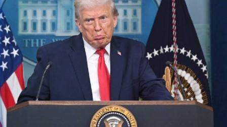 Carlos Serrano Herrera, Economista Jefe de BBVA México, refiere la orden ejecutiva del presidente de los Estados Unidos, está destinada a delimitar medidas para restringir el acceso de los migrantes no documentados al sistema financiero de Estados Unidos, incluido el uso de servicios de envío de remesas y medios de pago digitales.

#TRUMP #REMESAS #BBVA 

COMENTA ESTE VIDEO Y COMPARTELO CON TUS AMIGOS

Para más información entra: http://www.youtube.com/ImagenRadioLive

No olvides dejarnos tus comentarios y visitarnos en

Facebook: https://www.facebook.com/ImagenRadio
X: https://twitter.com/Imagen_Mx
Sitio: http://pro.imagenradio.com.mx


Suscríbete a nuestro canal: https://www.youtube.com/channel/UCB0BUmdBOrH9mYU2ebs1eWA



#ImagenRadioEnVivo #NoticiasEnVivo