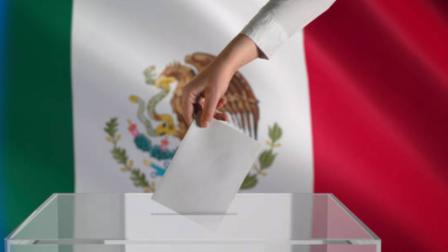 Julio César Vega, Director general de la Asociación Mexicana de Internet y David Páramo analizan los riesgos de la reforma al Art. 41: un texto constitucional ambiguo que podría tumbar elecciones legítimas por falta de criterios claros en el ámbito digital.
#legislacion #morena #ley #alerta
COMENTA ESTE VIDEO Y COMPARTELO CON TUS AMIGOS
Para más información entra: http://www.youtube.com/ImagenRadioLive
No olvides dejarnos tus comentarios y visitarnos en
Facebook: https://www.facebook.com/ImagenRadio
X: https://twitter.com/Imagen_Mx
Sitio: http://pro.imagenradio.com.mx
Suscríbete a nuestro canal: https://www.youtube.com/channel/UCB0BUmdBOrH9mYU2ebs1eWA
#ImagenRadioEnVivo #NoticiasEnVivo
