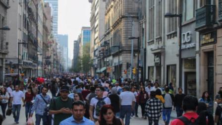 Carlos Ramírez Fuentes, Socio Director de Integralia Consultores, analiza los datos más importantes de la economía mexicana y la estructura poblacional en México.

#POBLACION #FINANZAS #MÉXICO 

COMENTA ESTE VIDEO Y COMPARTELO CON TUS AMIGOS

Para más información entra: http://www.youtube.com/ImagenRadioLive

No olvides dejarnos tus comentarios y visitarnos en

Facebook: https://www.facebook.com/ImagenRadio
X: https://twitter.com/Imagen_Mx
Sitio: http://pro.imagenradio.com.mx


Suscríbete a nuestro canal: https://www.youtube.com/channel/UCB0BUmdBOrH9mYU2ebs1eWA



#ImagenRadioEnVivo #NoticiasEnVivo