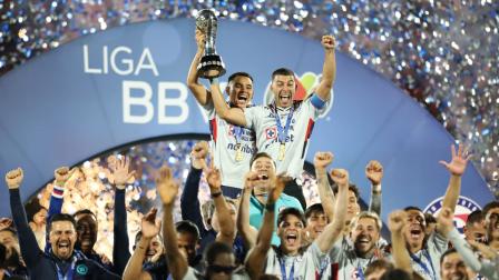 En Las Divisas del Deporte; Javier Balseca, Colaborador, nos habla de las cifras millonarias de dejó la final del fútbol mexicano.

#LIGAMX #FUTBOL #GANANCIAS 

COMENTA ESTE VIDEO Y COMPARTELO CON TUS AMIGOS

Para más información entra: http://www.youtube.com/ImagenRadioLive

No olvides dejarnos tus comentarios y visitarnos en

Facebook: https://www.facebook.com/ImagenRadio
X: https://twitter.com/Imagen_Mx
Sitio: http://pro.imagenradio.com.mx


Suscríbete a nuestro canal: https://www.youtube.com/channel/UCB0BUmdBOrH9mYU2ebs1eWA



#ImagenRadioEnVivo #NoticiasEnVivo